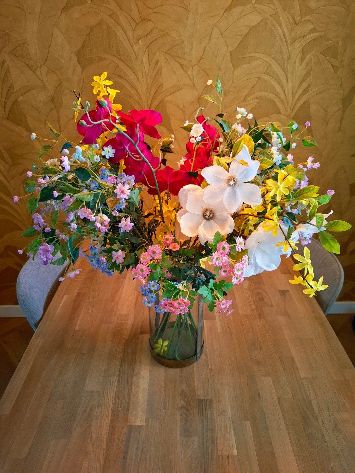 Prachtig zijde bloemen boeket met vaas - Meerkleurig, Rondom opgemaakt, 70 cm, Ophalen of Verzenden, Zo goed als nieuw