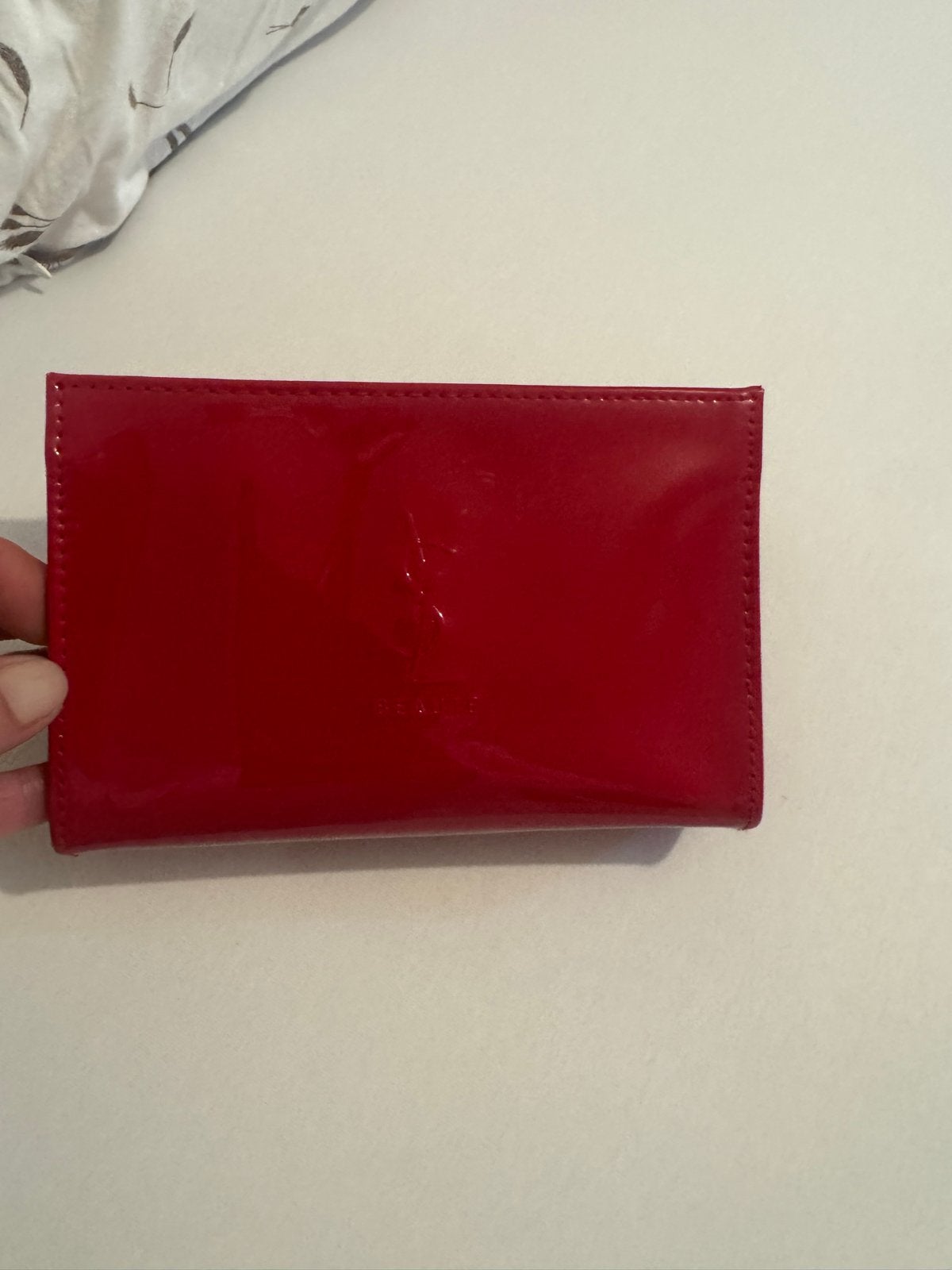 YSL Beauty Rode Lakleren Clutch/Portemonnee, Overige merken, Ophalen of Verzenden, Zo goed als nieuw, Leer