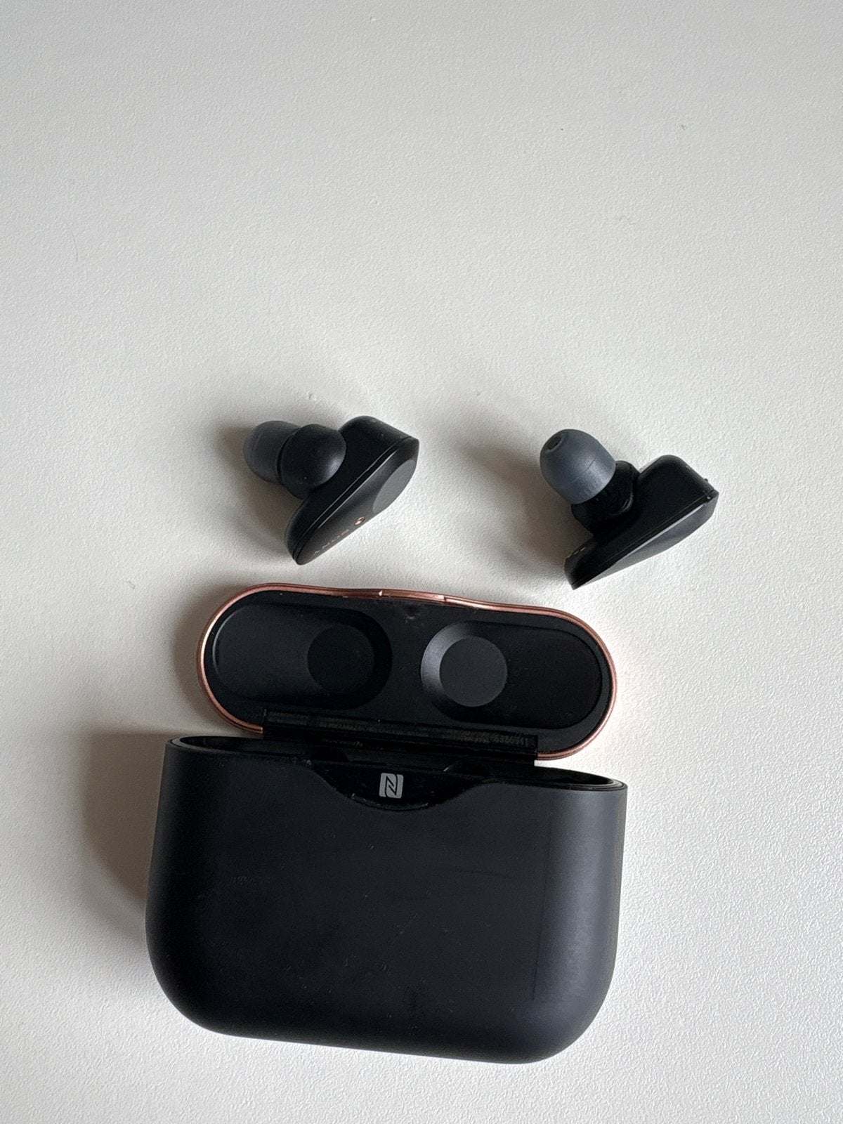 Sony Headphones (Noise Cancelling)
