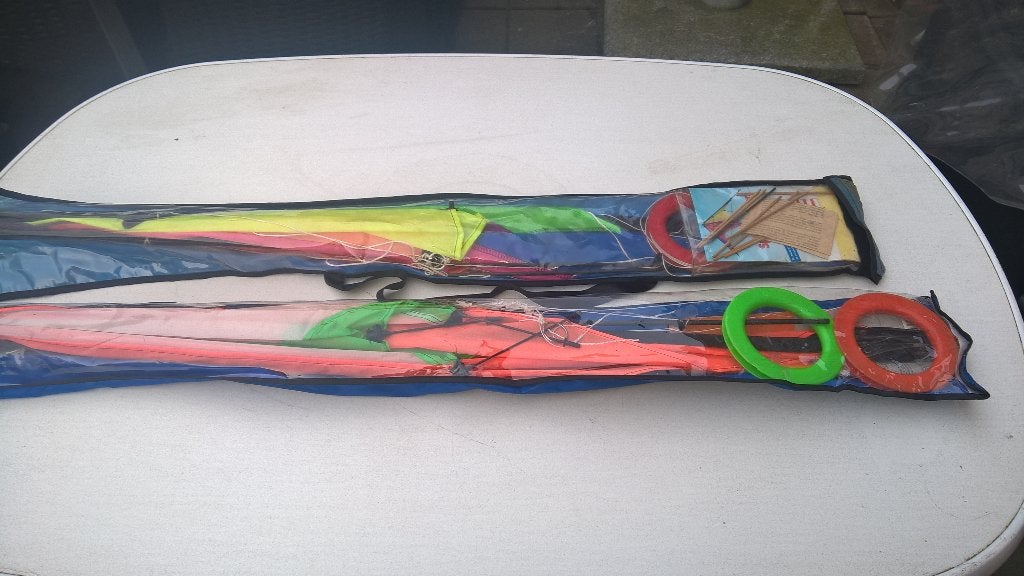 TE koop aangeboden mooi vlieger doe gepast bod., Sport en Fitness, Vliegeren, Ophalen of Verzenden, Nieuw, Tweelijns, Vlieger