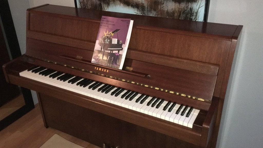 Yamaha M1J Piano - Bruin, zo goed als nieuw, Ophalen, Zo goed als nieuw, Bruin, Piano