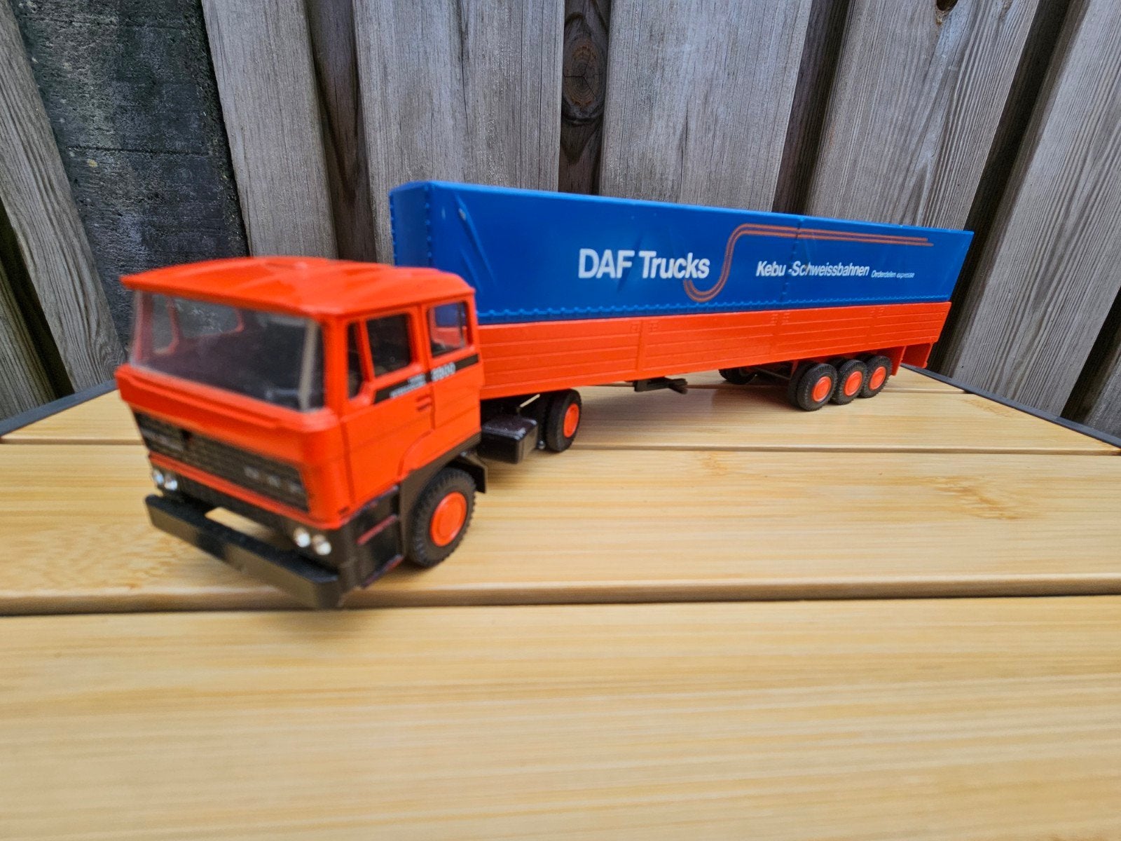 Lion Car DAF 2800 Huiftrailer Kebu Schweissbahnen 1:50, Ophalen of Verzenden, Zo goed als nieuw, Bus of Vrachtwagen, Lion Toys