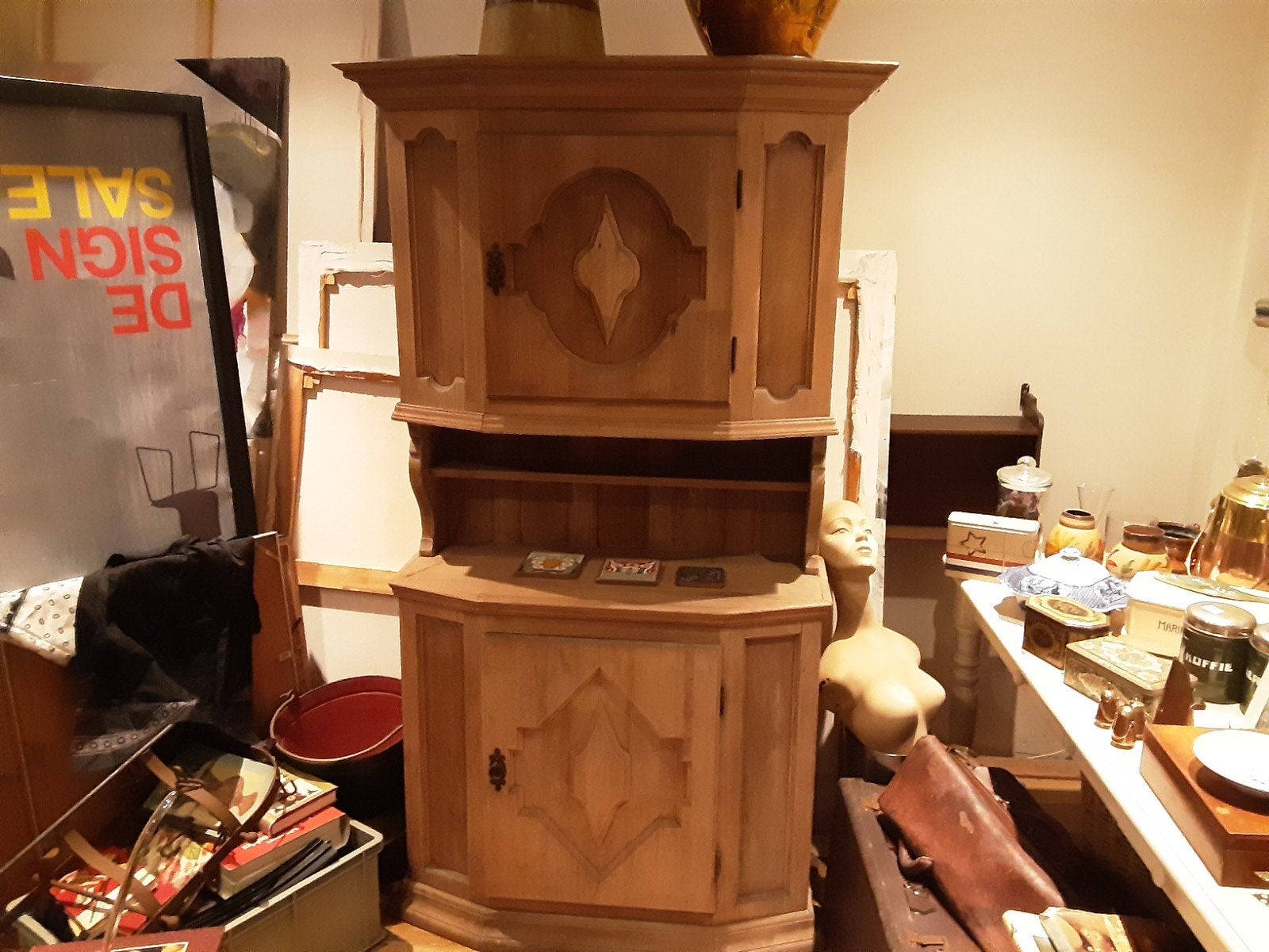 antieke Zweedse kast, Ophalen
