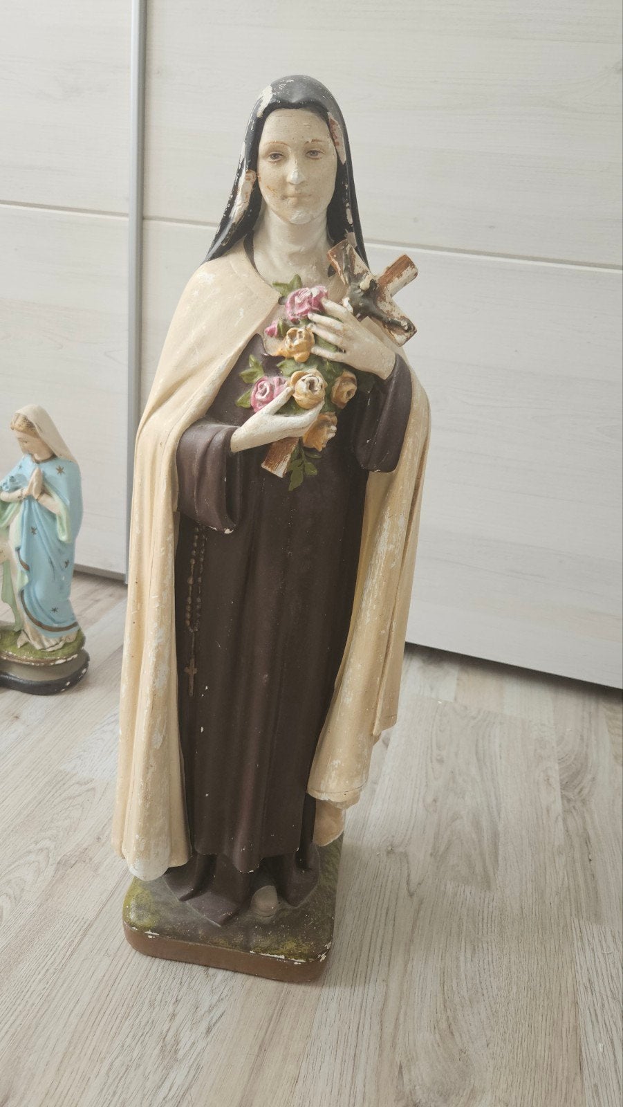 Antiek beeld van Heilige Theresia van Lisieux, Ophalen