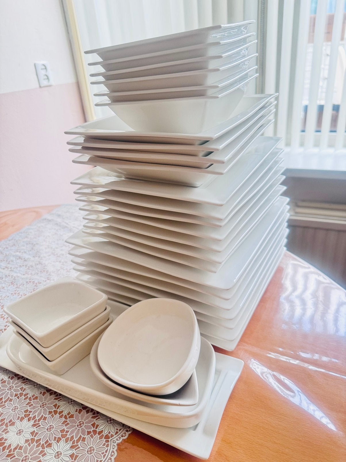 T.K. mooie en compleet servies van 31 delen., Ophalen