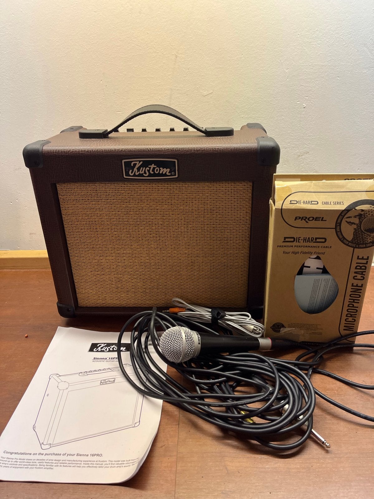 Kustom Sienna 16PRO Akoestische versterker  + Microfoon, Muziek en Instrumenten, Ophalen, Gebruikt, Minder dan 50 watt