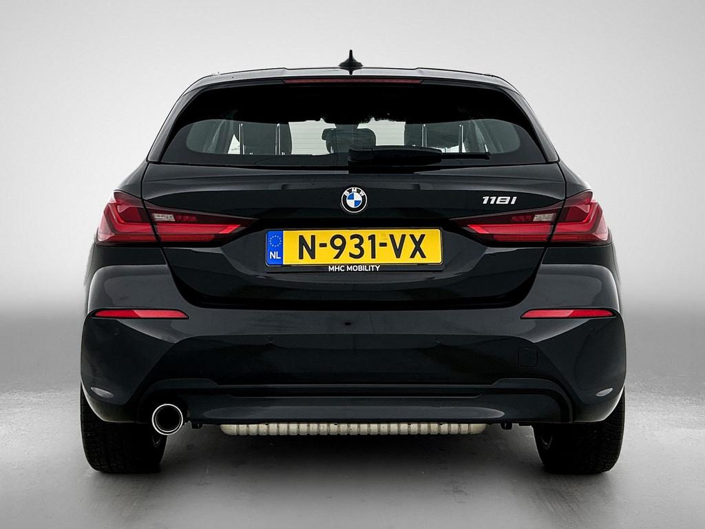 BMW 1-serie 118i Business Edition | Sportline | (bj 2022), Auto's, BMW, 136 pk, Gebruikt, Leder en Stof, Zwart