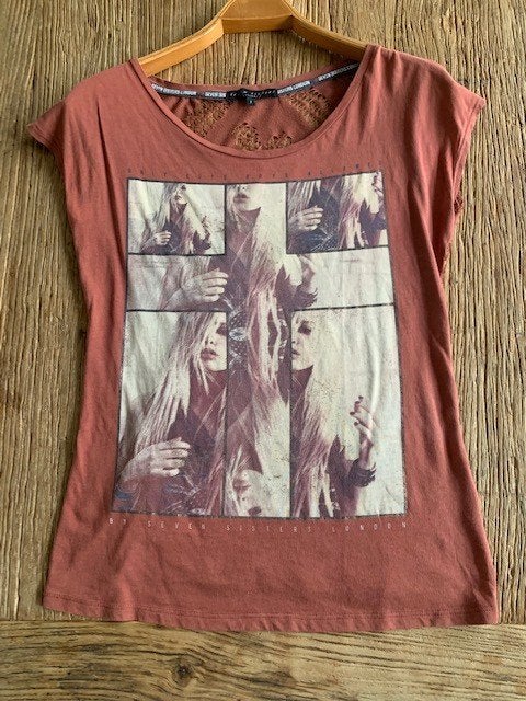 ***Seven Sisters*** The Sting t-shirt print maat S ZGAN, Bruin, Seven Sisters, Ophalen of Verzenden, Zo goed als nieuw