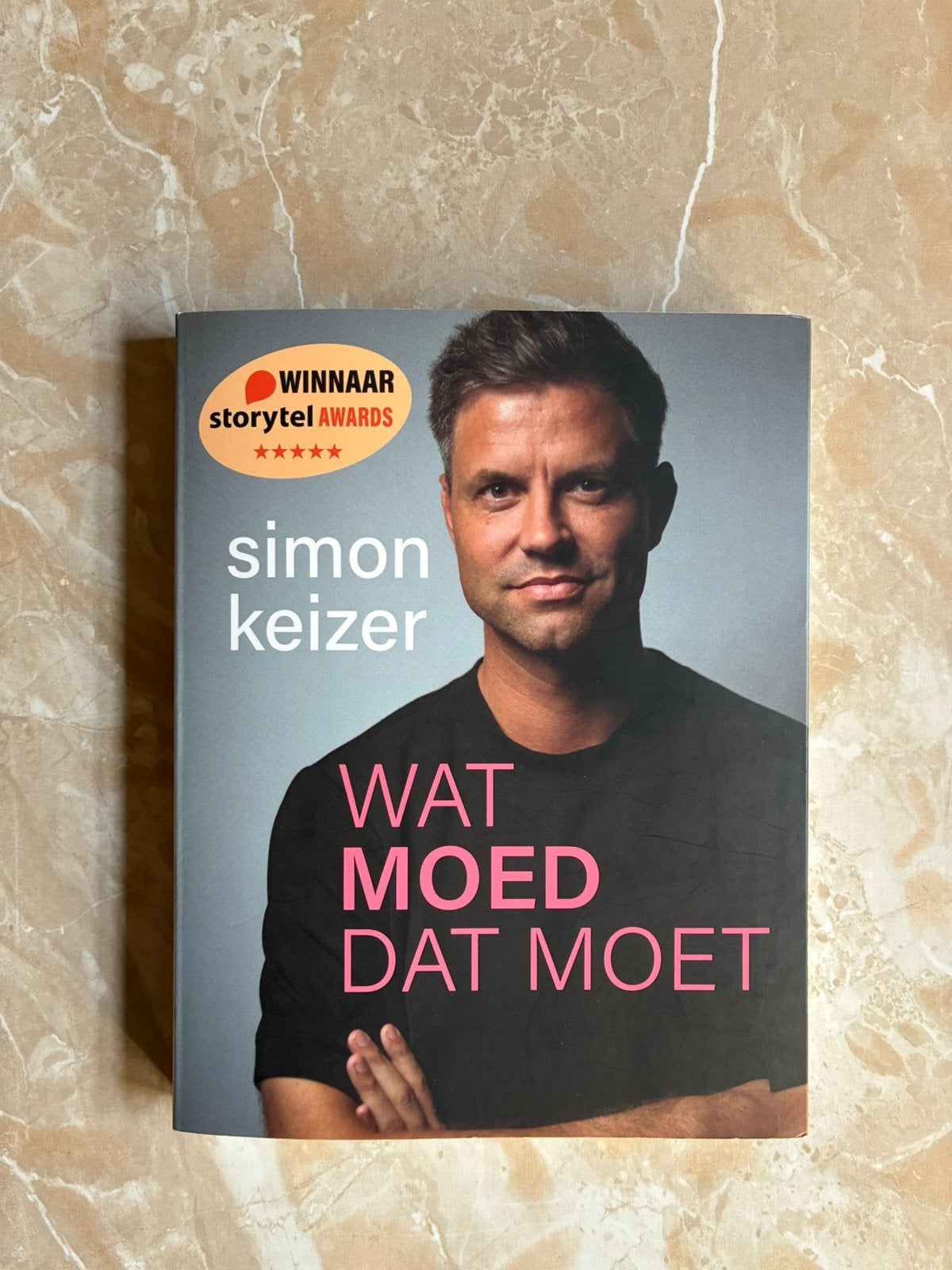 Wat moed dat moet - Simon Keizer, Ophalen of Verzenden, Zo goed als nieuw