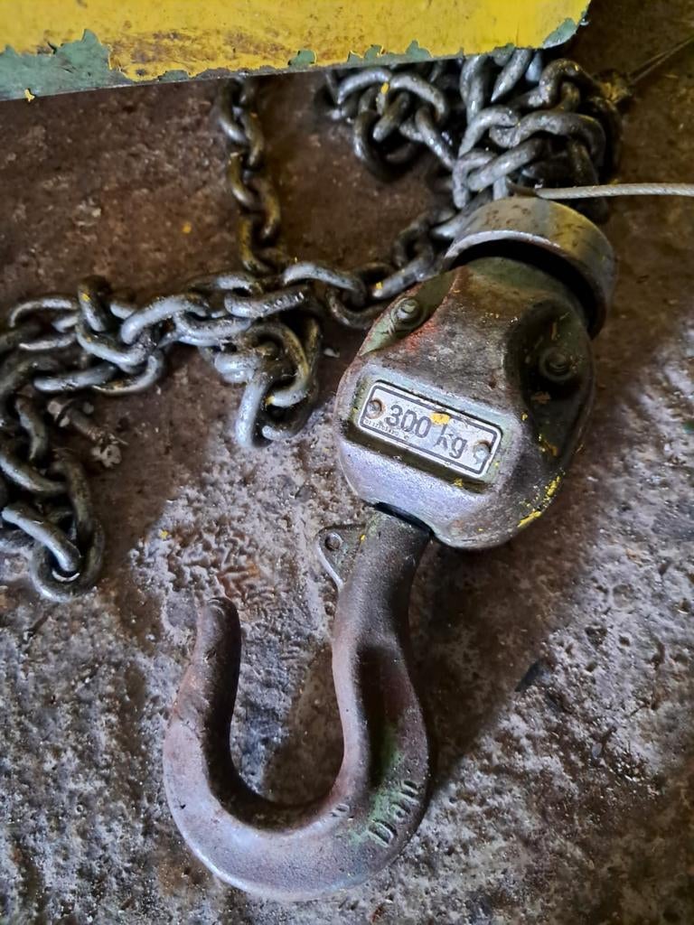 Electrische Kettingtakel 380 v, Doe-het-zelf en Verbouw, Lieren en Takels, Ophalen, Gebruikt, Elektrisch