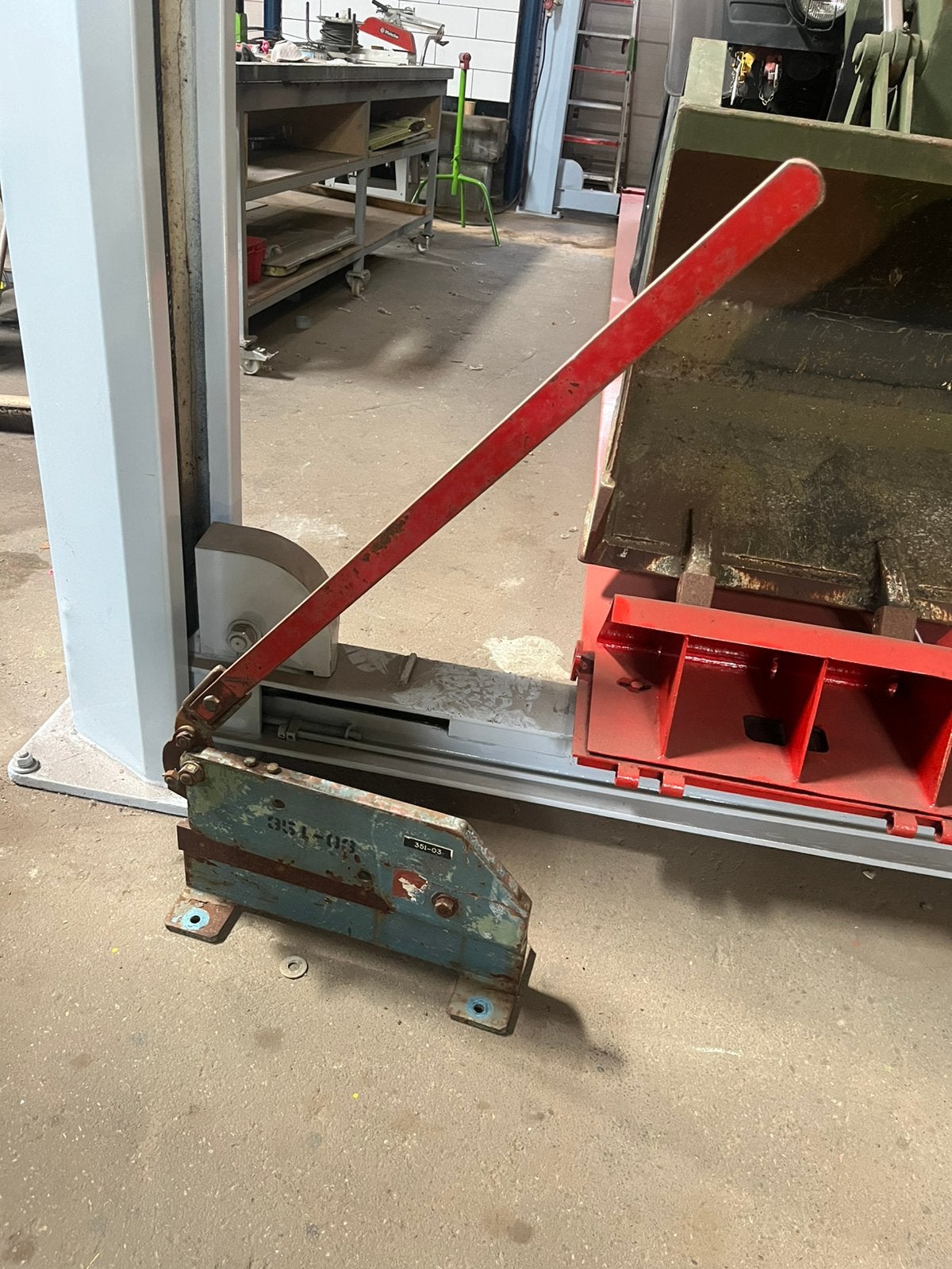 Zware knipschaar, Ophalen, Zo goed als nieuw, Hydraulisch, Garagekrik
