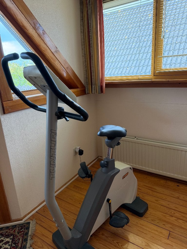 Hometrainer Tunturi F30, Ophalen, Zo goed als nieuw, Metaal, Benen