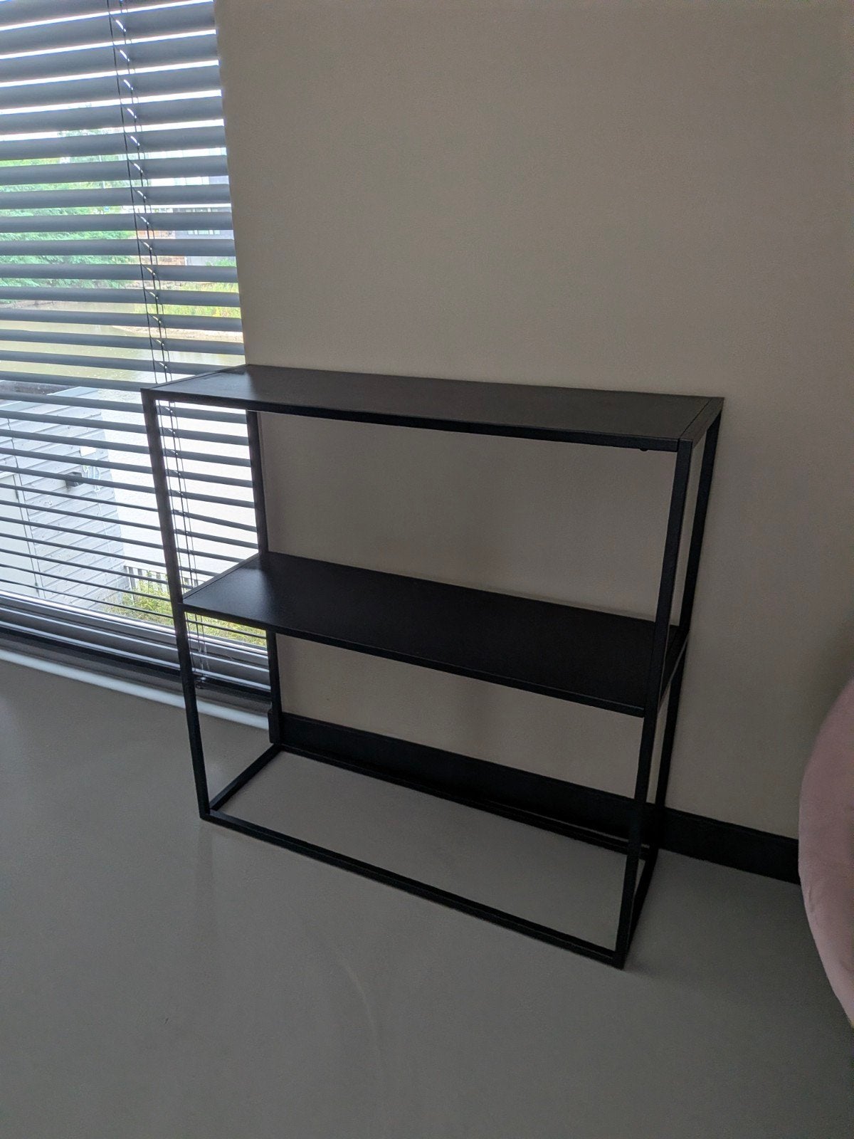 Zwart metalen rek met 2 planken, Ophalen, Met plank(en), Modern, Industrieel, Minimalistisch, 50 tot 100 cm