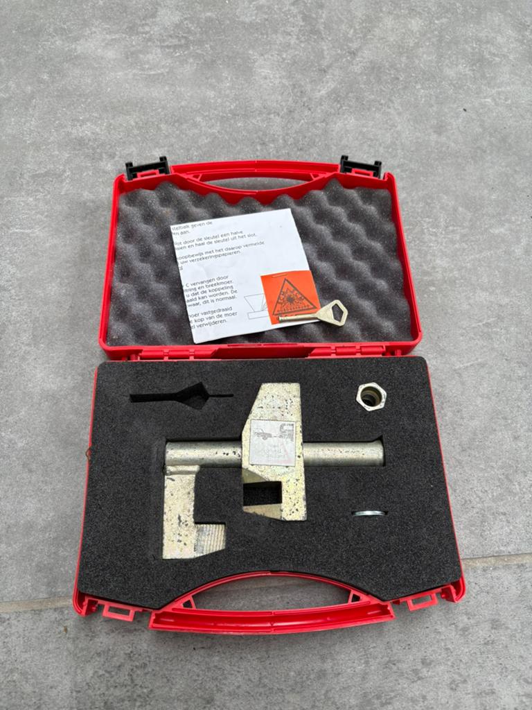 Double lock Compact Eagle disselslot voor ALKO koppelingen., Ophalen, Gebruikt