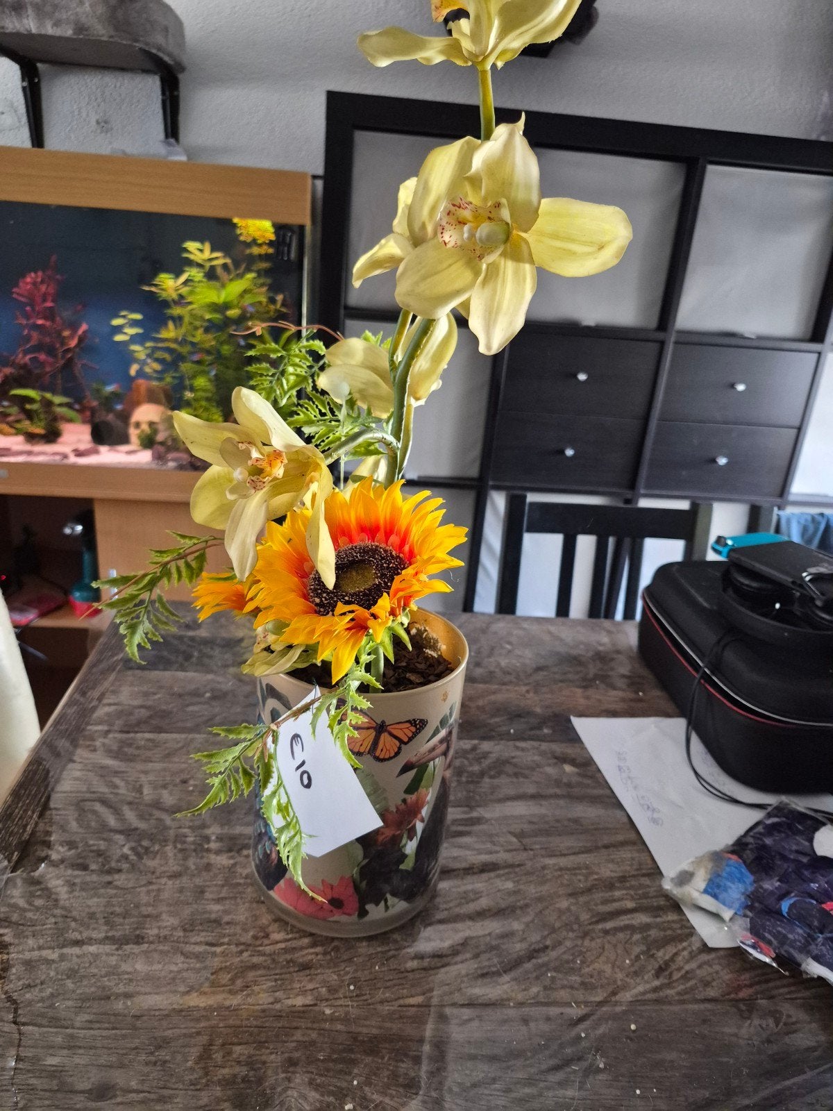 Mooi boeket kunstbloemen met bijpassende vaas, Ophalen, Nieuw, Wit, Overige materialen
