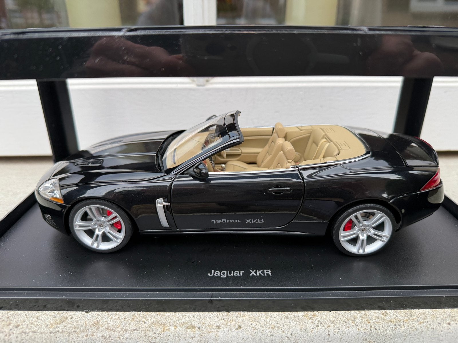1:18 Jaguar XKR Cabrio Midnight Black 2006 Autoart 73638, Hobby en Vrije tijd, Modelauto's | 1:18, Auto, Autoart, Nieuw, Ophalen of Verzenden