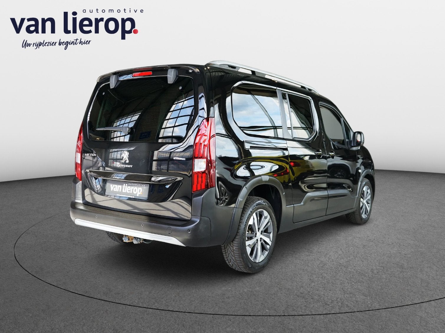 Peugeot Rifter Long 1.2 Puretech Long GT-Line 7p.|TREKH|NAVI, Stof, Gebruikt, 1199 cc, Zwart