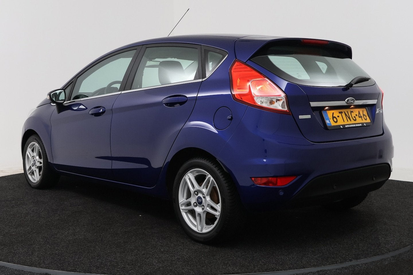 Foto 5 van Ford Fiesta 1.0 EcoBoost Titanium Automaat (NAVIGATIE, CRUIS