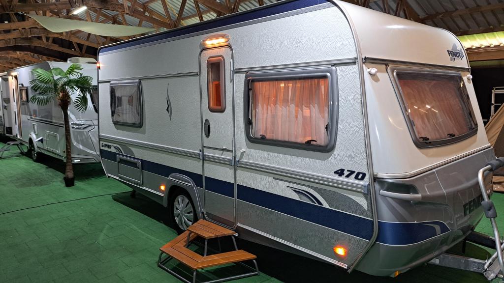 Fendt Saphir 470 TK Voortent/Airco/Stapelbed, Caravans en Kamperen, Gewerbepark Ost 26 86690 Mertingen, Duitsland, Rondzit, Bedrijf