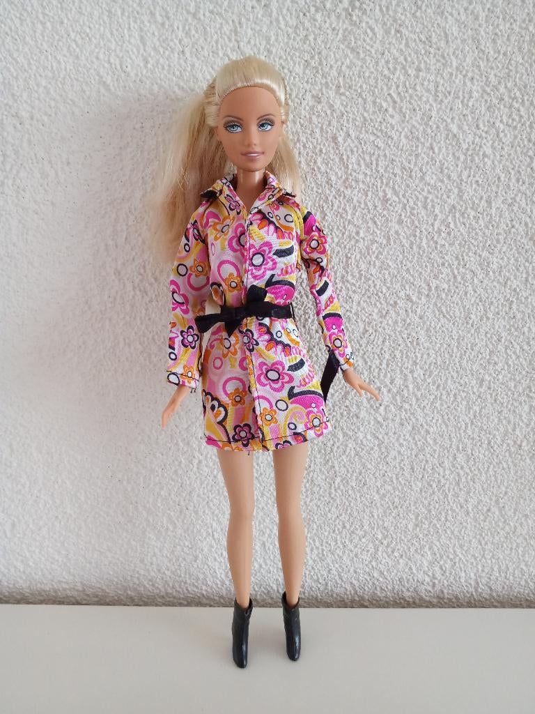 Barbie Fashion Fever Hair Shop J9231 uit 2006, Verzamelen, Ophalen of Verzenden, Gebruikt, Pop