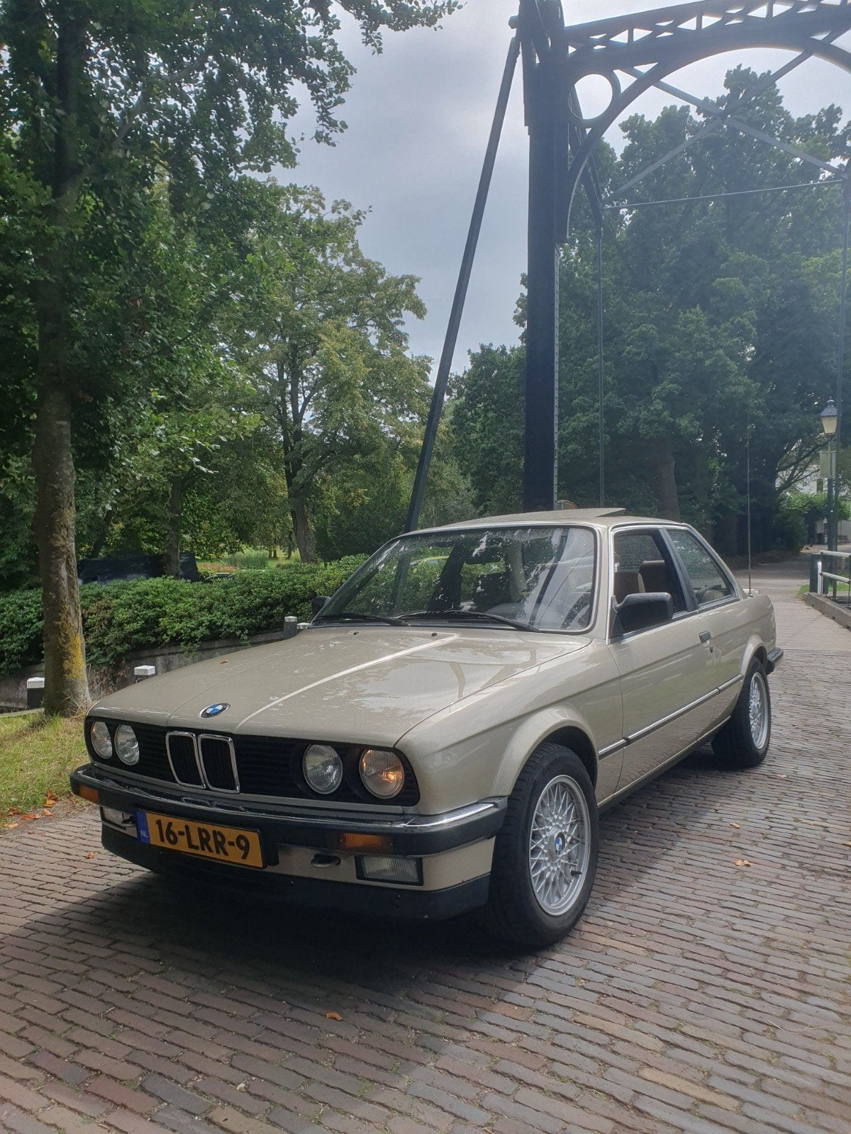 BMW E30 325i I 1986 Coupé vol uitgerust vanaf fabriek, Auto's, Automaat, Achterwielaandrijving, 2494 cc, Bruin