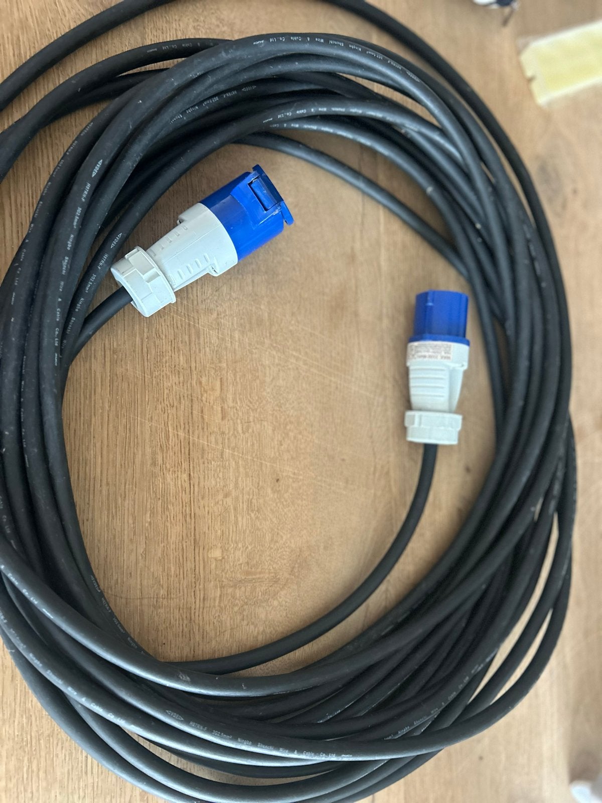 Verlengsnoer 230V CEE 16A 3G2.5mm² - 20 meter, Caravans en Kamperen, Caravan accessoires, Ophalen of Verzenden, Gebruikt