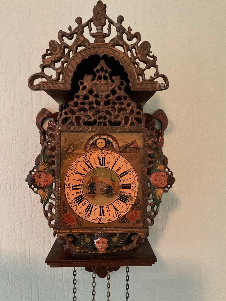 Friese stoelklok met maanstand, Antiek en Kunst, Ophalen