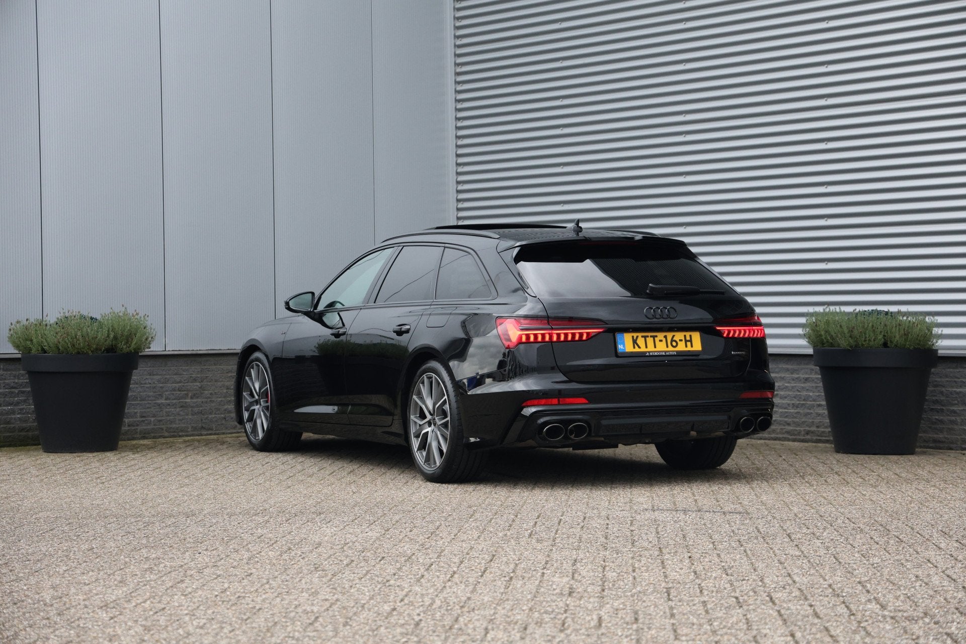 Audi A6 Avant 55 TFSI e Quattro Competition S-Line Black 367, Automaat, Dealer onderhouden, Gebruikt, Leder en Stof