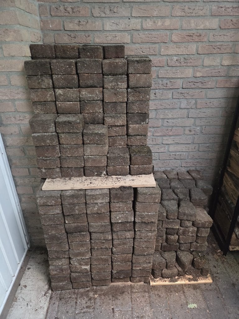 Gratis: Complete set stenen voor ronde terrasbestrating, Tuin en Terras, Ophalen, Gebruikt, Klinkers, 5 tot 10 m²