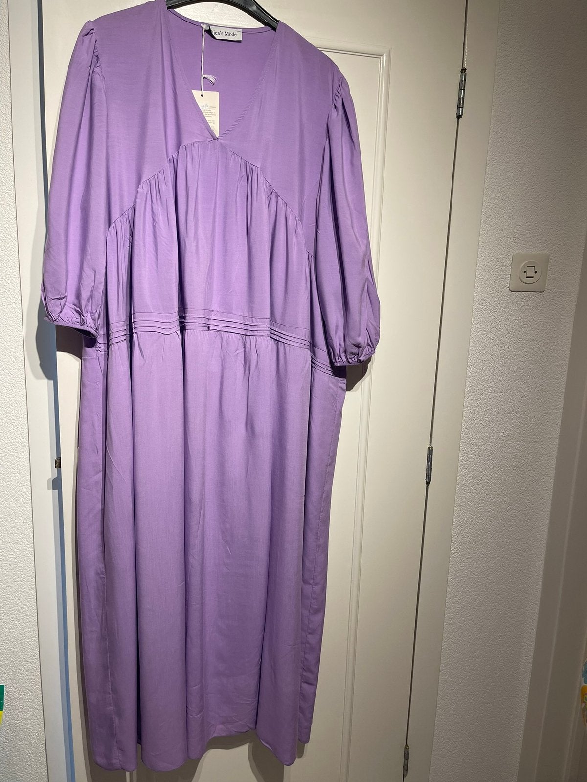 2 nieuwe jurken one size maar valt ruim, Kleding | Dames, Ophalen of Verzenden, Nieuw, Jurk