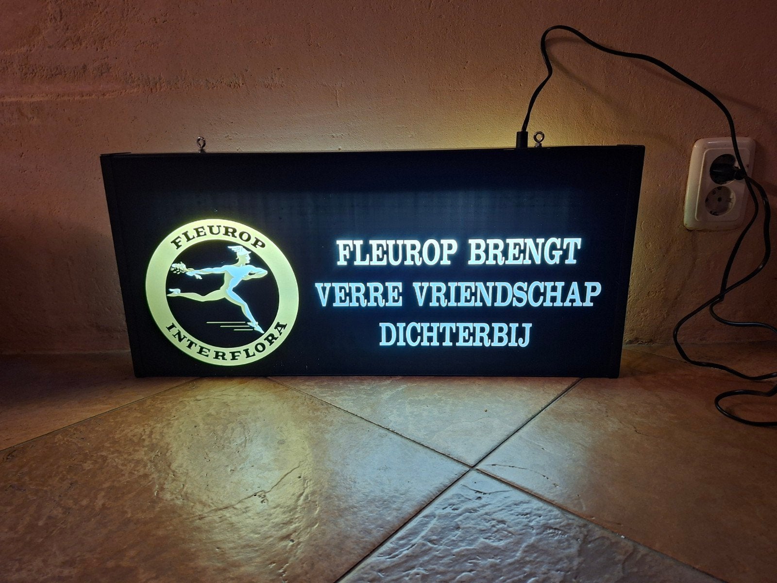 Lichtbak dubbelzijdig, Fleurop lamp art mancave wandlamp, Tickets en Kaartjes