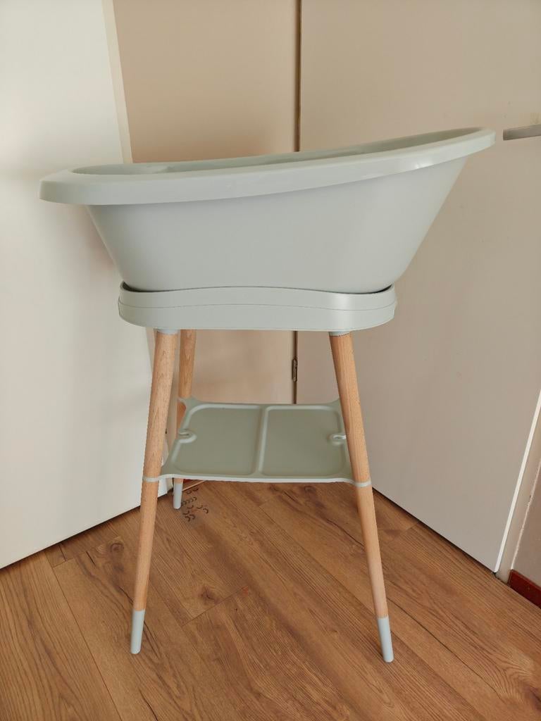 Bébé-jou baby badje met houten standaard en babyzitje, Ophalen