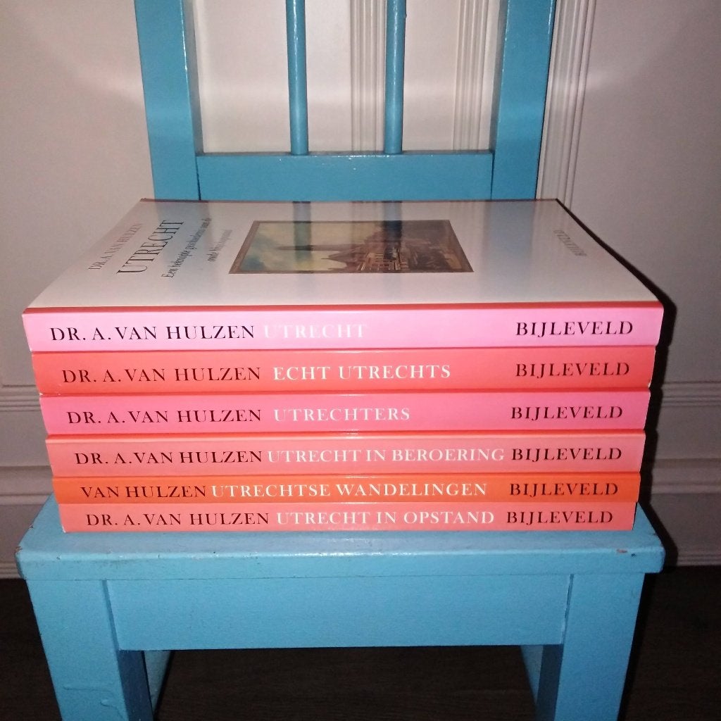 Utrecht boeken door Dr. A. van Hulzen - 6 delen, Boeken, Geschiedenis | Stad en Regio, Ophalen, Gelezen