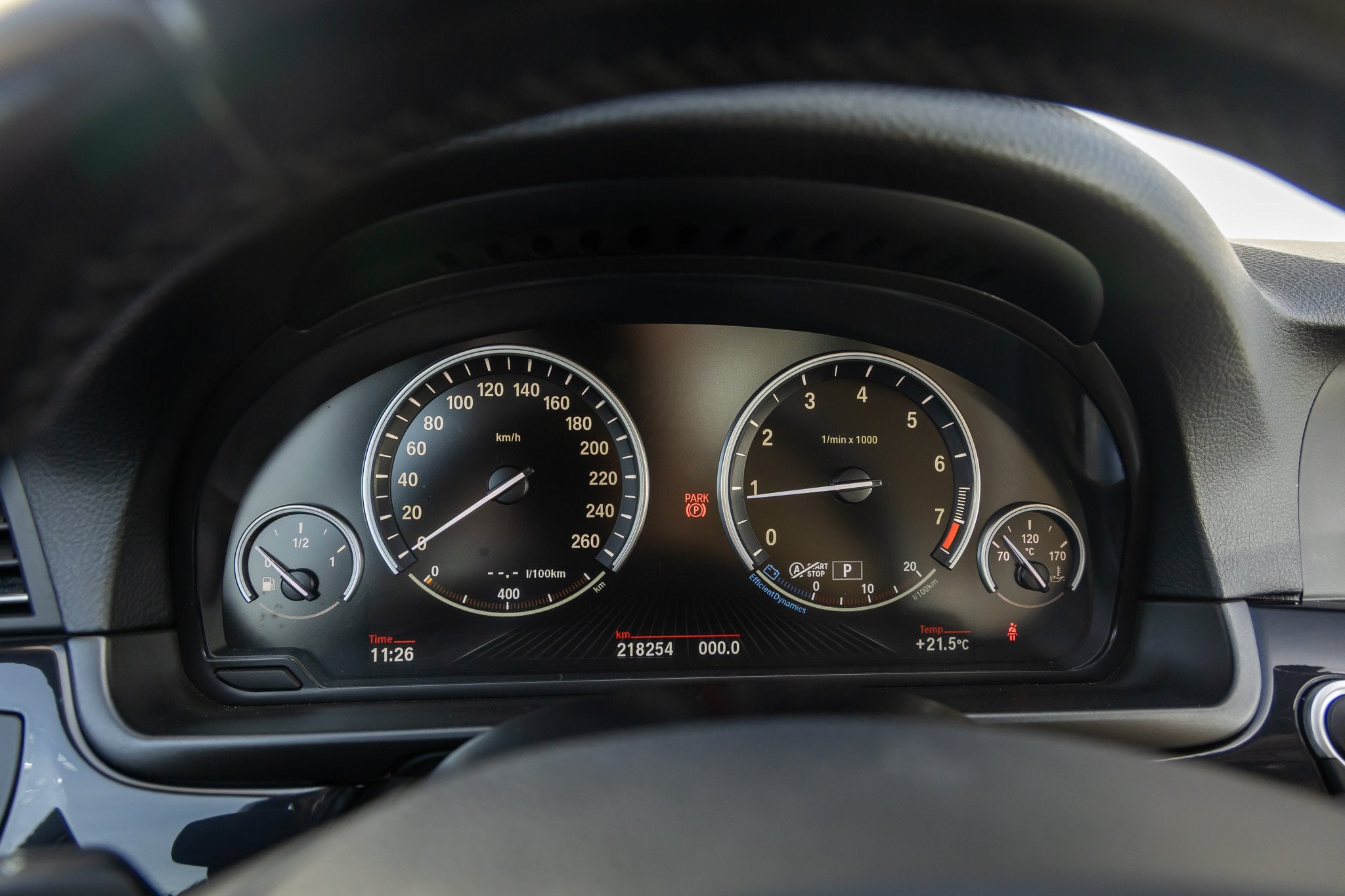 BMW 5 Serie 520i Last Min. Ed. (bj 2014, automaat), Auto's, Achterwielaandrijving, Gebruikt, Euro 6, 4 cilinders