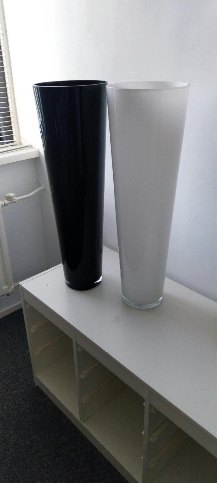 IKEA Vazen - Zwart en Wit - 70 cm hoog, Ophalen, Zwart, Geschikt voor droogbloemen, Glas