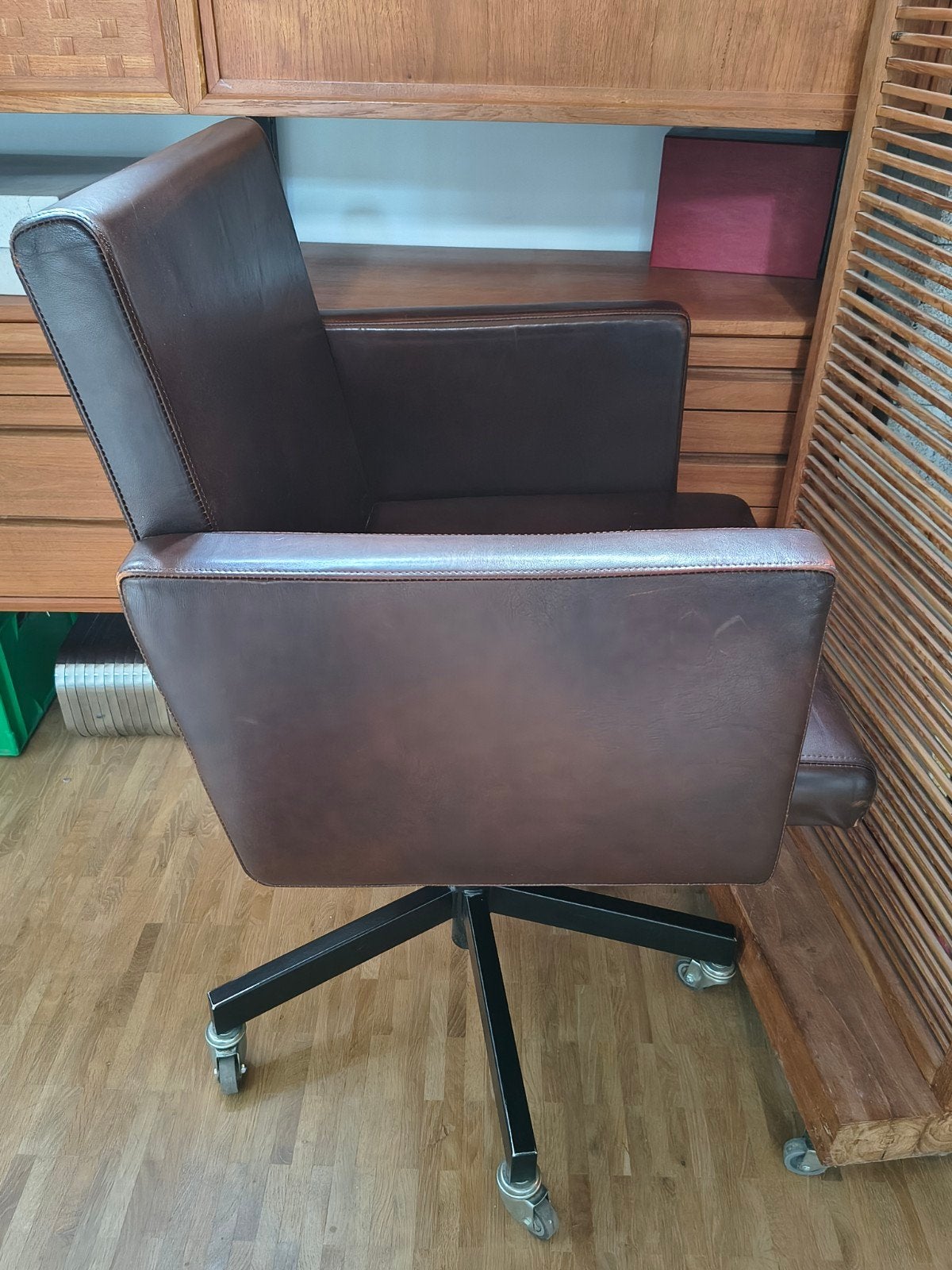 AVL Office Chair, leer, roodbruin, Van Lieshout, Ophalen