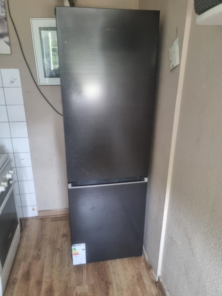 Samsung koelkast met vriesvak, 200 liter of meer, Zo goed als nieuw, 45 tot 60 cm, Met vriesvak