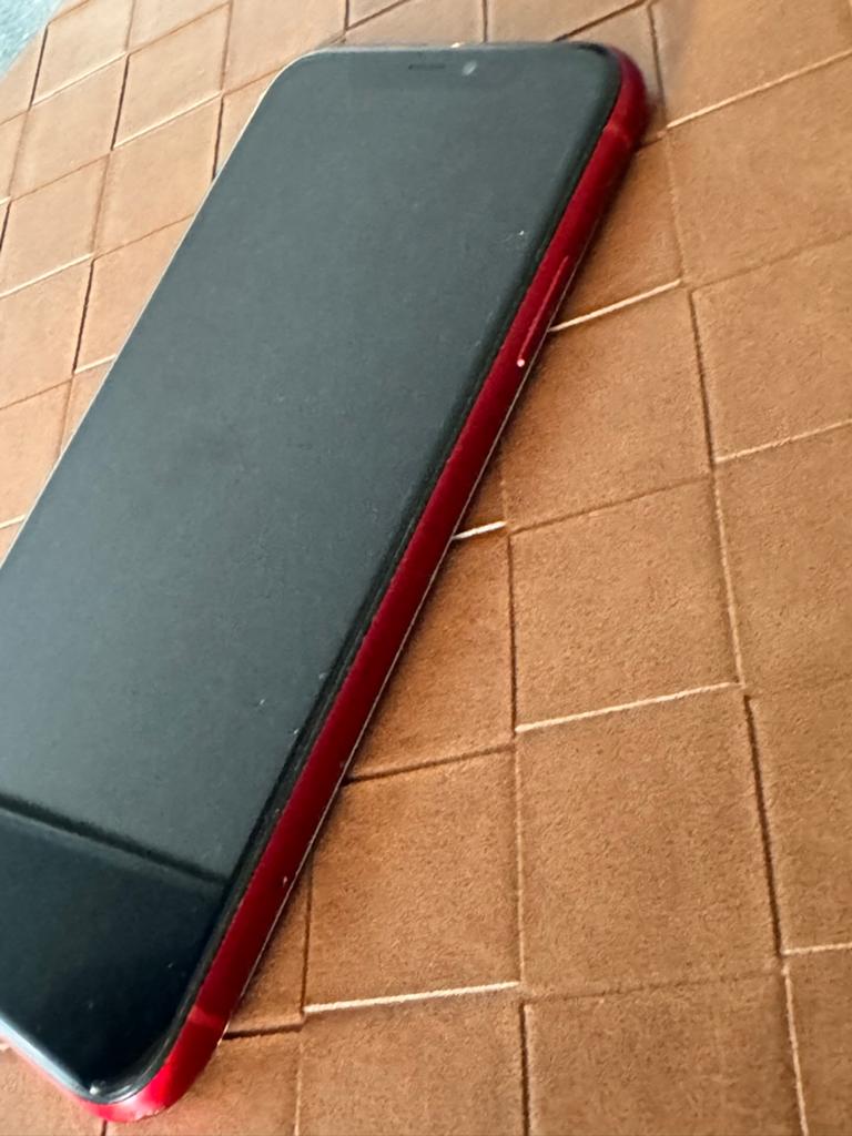 iPhone XR Rood - defect, Telecommunicatie, Mobiele telefoons | Apple iPhone, Gebruikt, IPhone XR, Ophalen of Verzenden, 64 GB