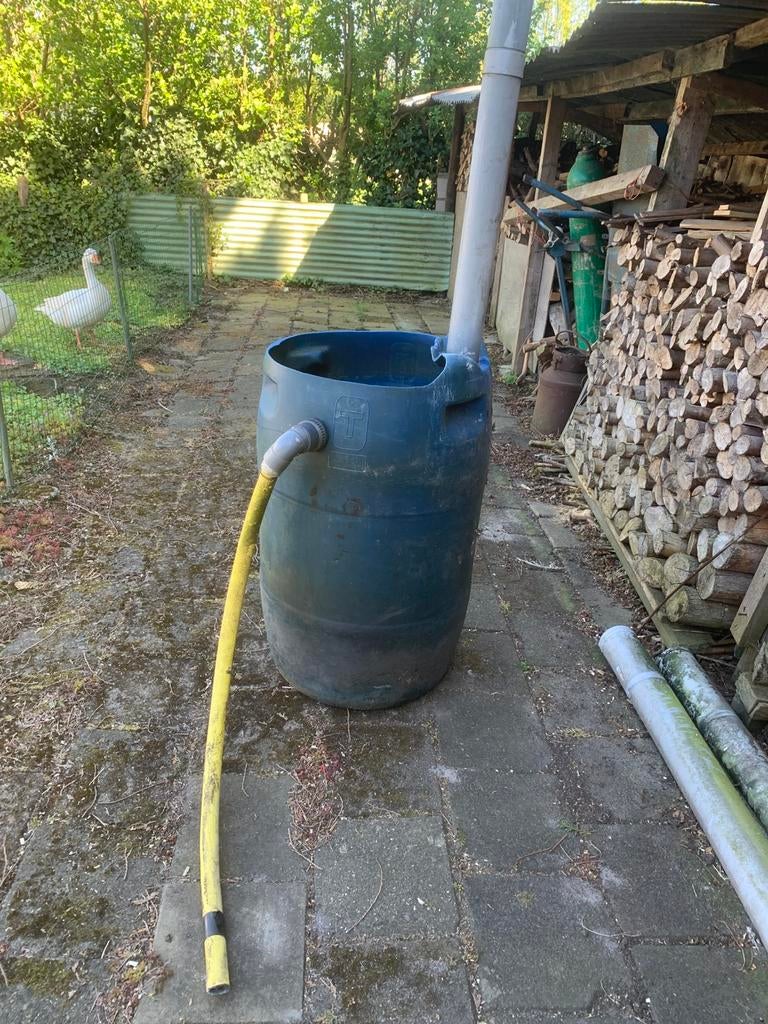 Regenton 200 liter inclusief toebehoren, 150 liter of meer, Ophalen, Zo goed als nieuw