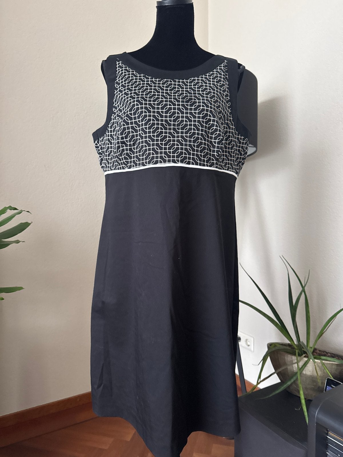 Zomerjurk van het merk Expresso maat 44, Kleding | Dames, Zwart, Maat 42/44 (L), Ophalen of Verzenden, Zo goed als nieuw