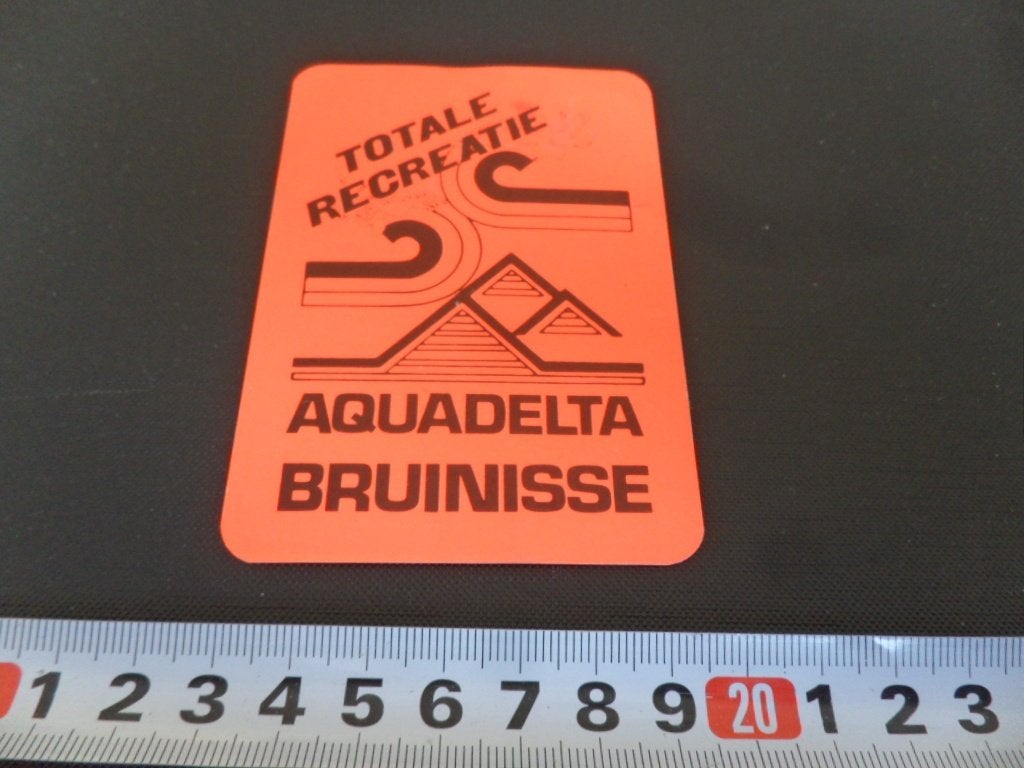 sticker totale recreatie aquadelta bruinisse, Ophalen, Zo goed als nieuw