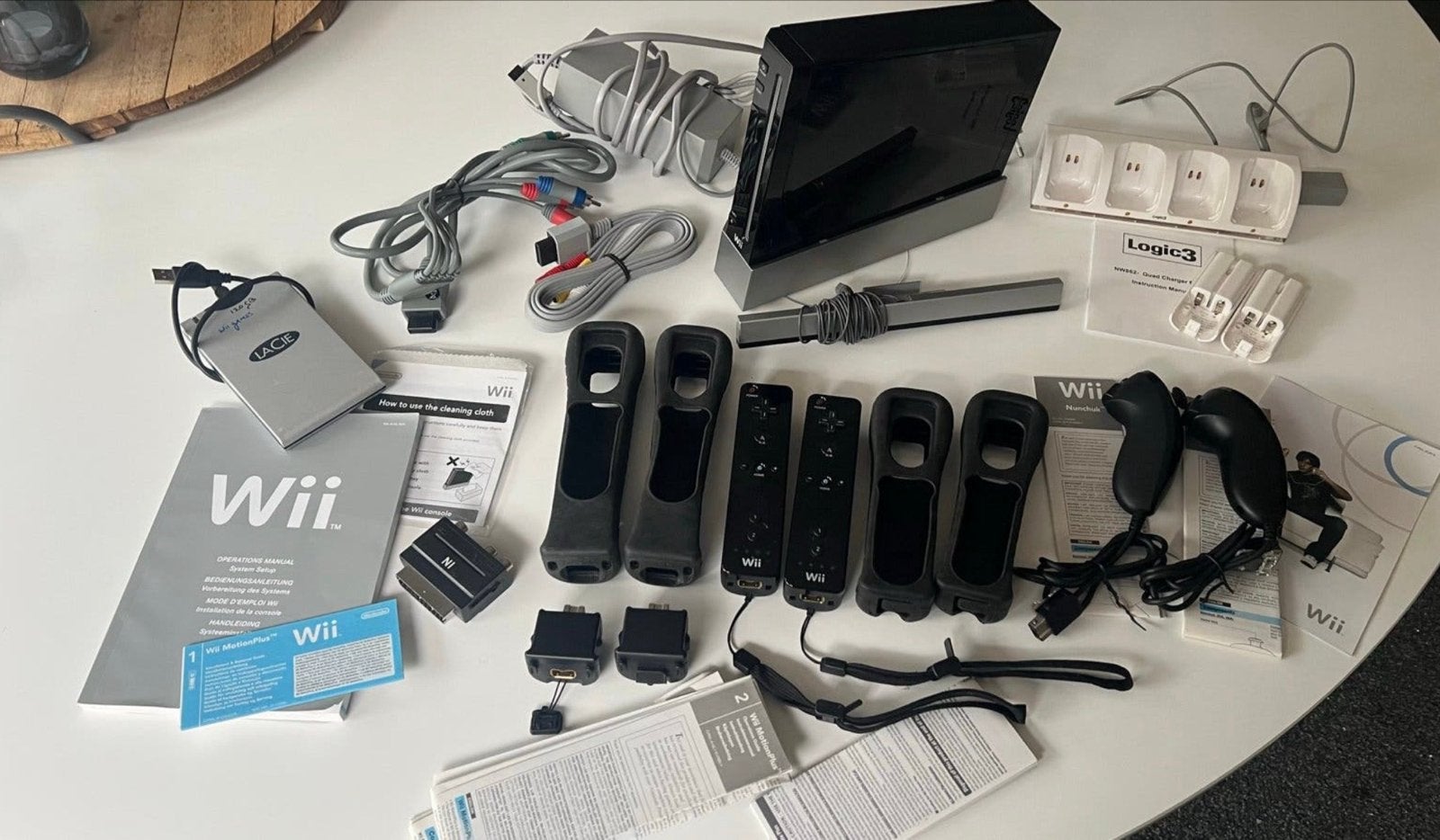 Complete Wii-set met vele accessoires en games, Ophalen of Verzenden, Gebruikt, Met 3 controllers of meer
