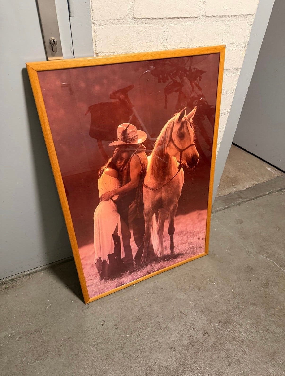 Grote ingelijste western poster met paard, Ophalen, Gebruikt, Foto of Poster, 75 – 100