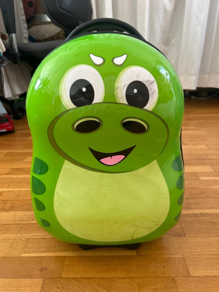 Leuke groene kinderkoffer 'The Cuties and Pals', Sieraden, Tassen en Uiterlijk, Koffers, Gebruikt, Hard kunststof, Minder dan 50 cm