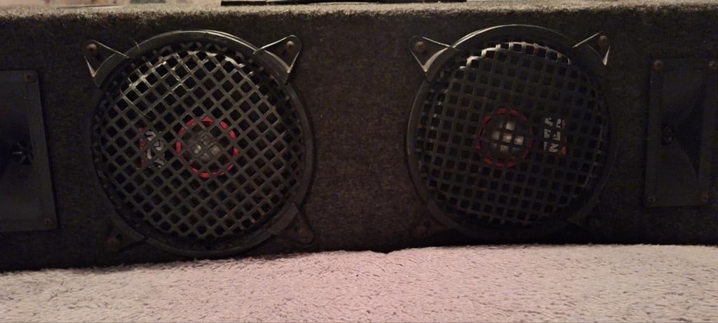 Luidsprekerbox met twee speakers, Audio, Tv en Foto, Luidsprekers, Ophalen, 120 watt of meer, Front, Rear of Stereo speakers, Overige merken