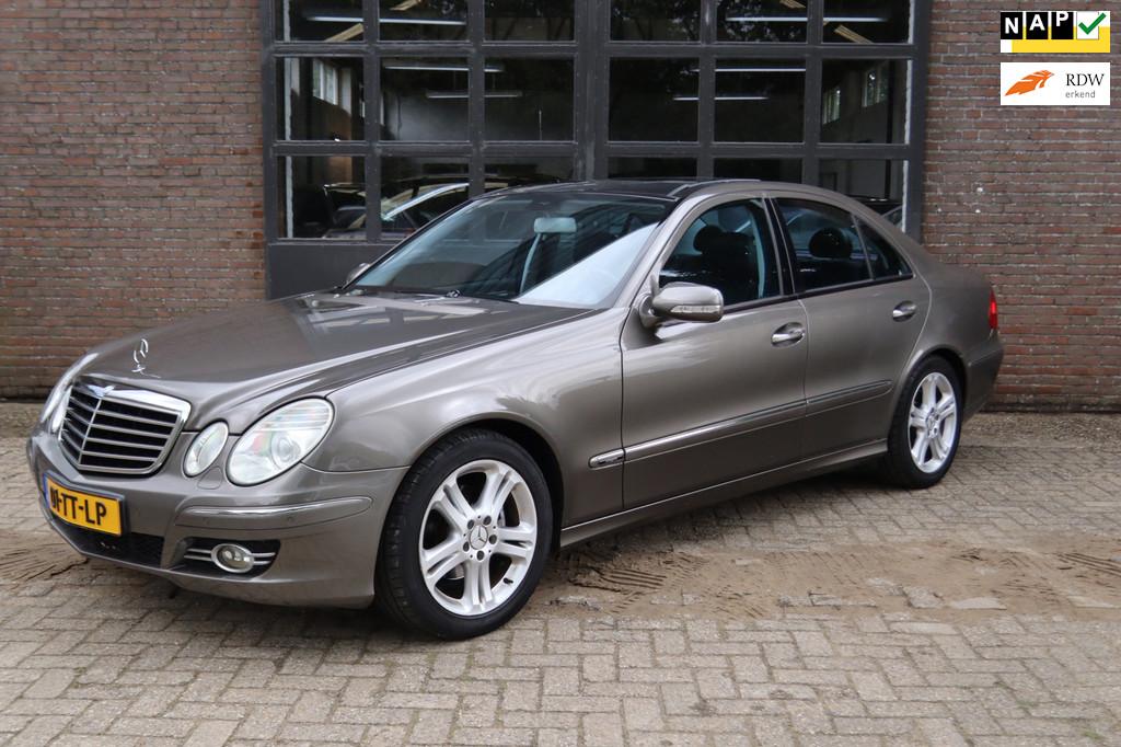 Mercedes-Benz E-klasse 280 Avantgarde PAN|CC|AC|PDC|APK 1/27, Automaat, Achterwielaandrijving, Gebruikt, Zwart