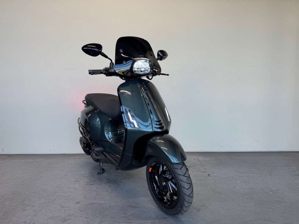 Vespa Sprint 125CC Camouflage Green Metallic, 2025, Custom