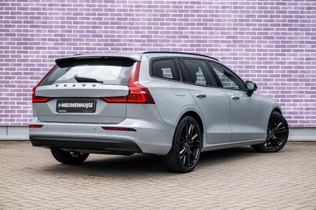 Volvo V60 2.0 B3 Essential Edition | Leder | Adaptieve Cruis, Auto's, Volvo, 12 maanden, 4 cilinders, 1634 kg, 163 pk