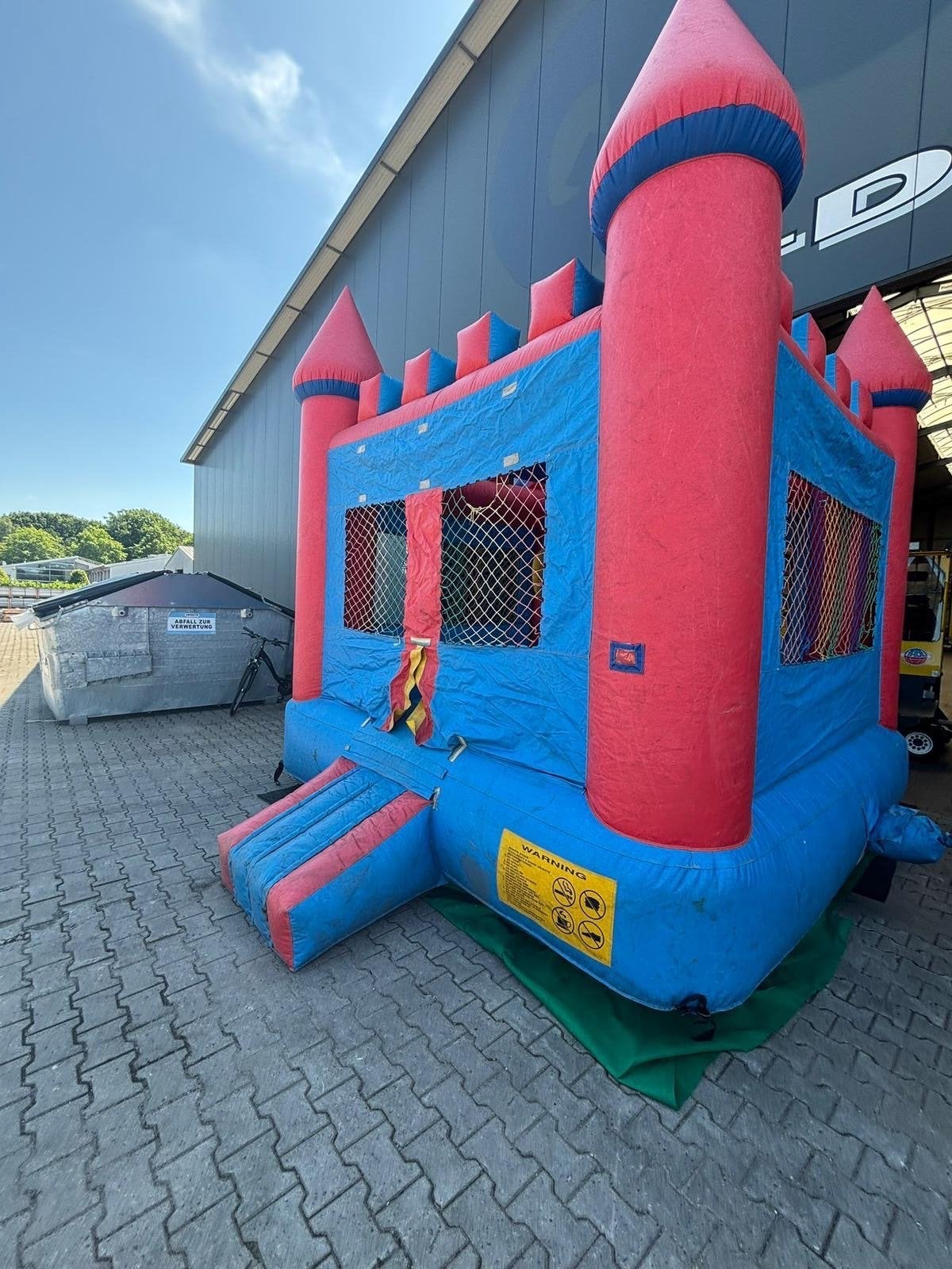 Opblaasbaar Springkasteel - Plezier voor Kinderen, Ophalen, Gebruikt