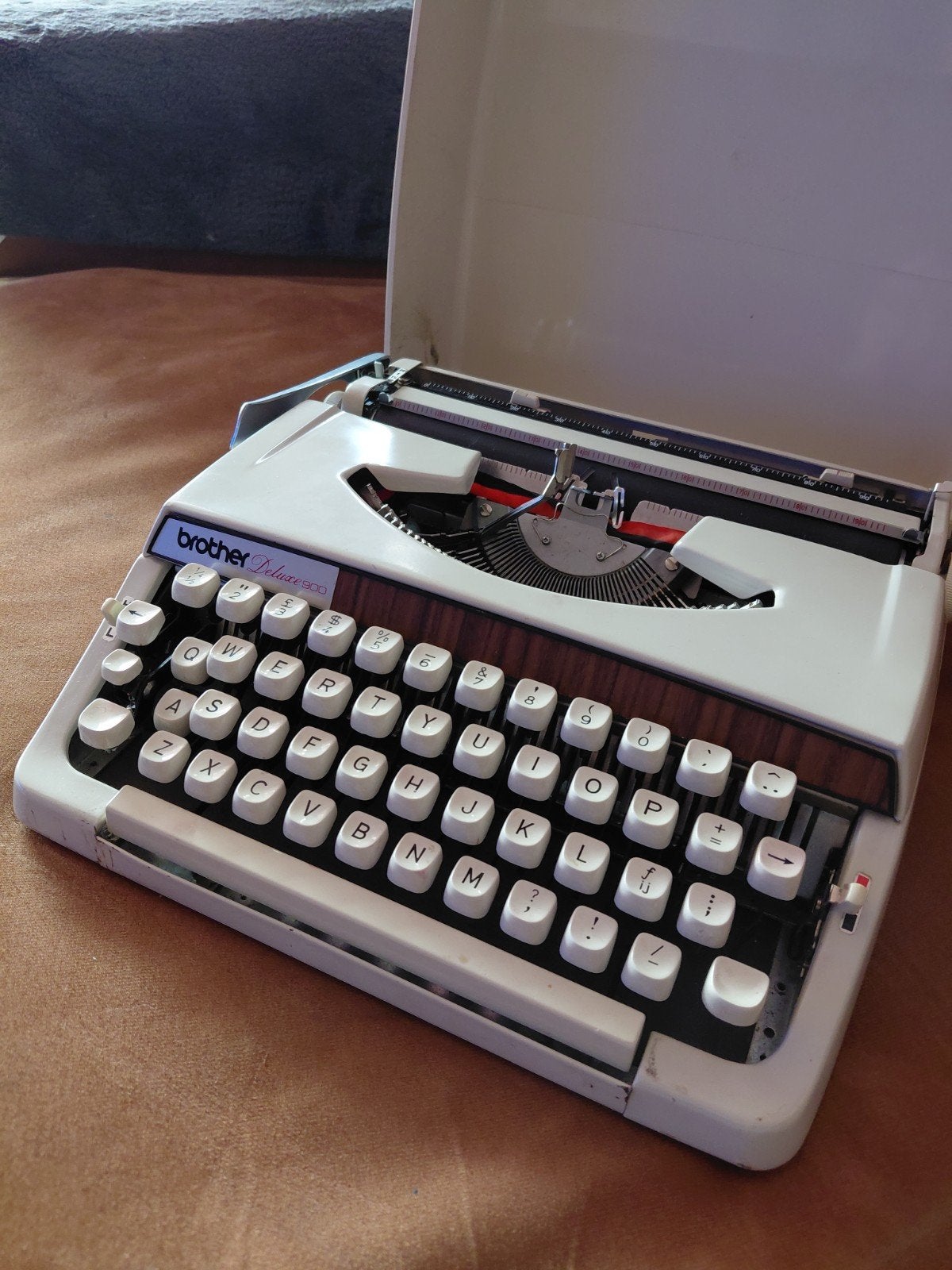 Vintage Brother Deluxe 900 Typemachine (Jaren 70) Faux Wood, Ophalen, Zo goed als nieuw